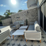 מוס - מערכת ישיבה תלת מושבית - לבן כריות אפור